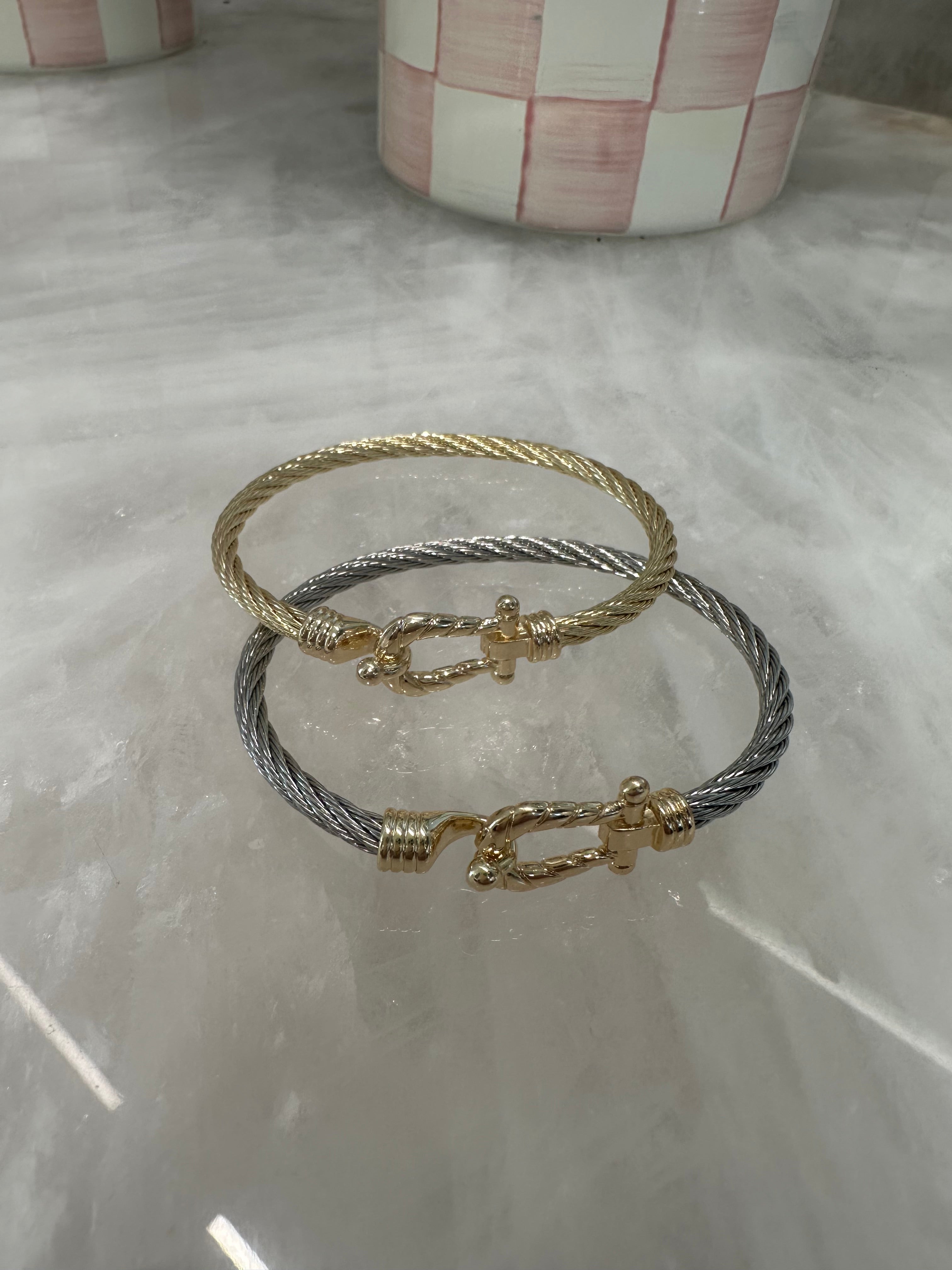 CHIC CABLE TWIST BRACELET