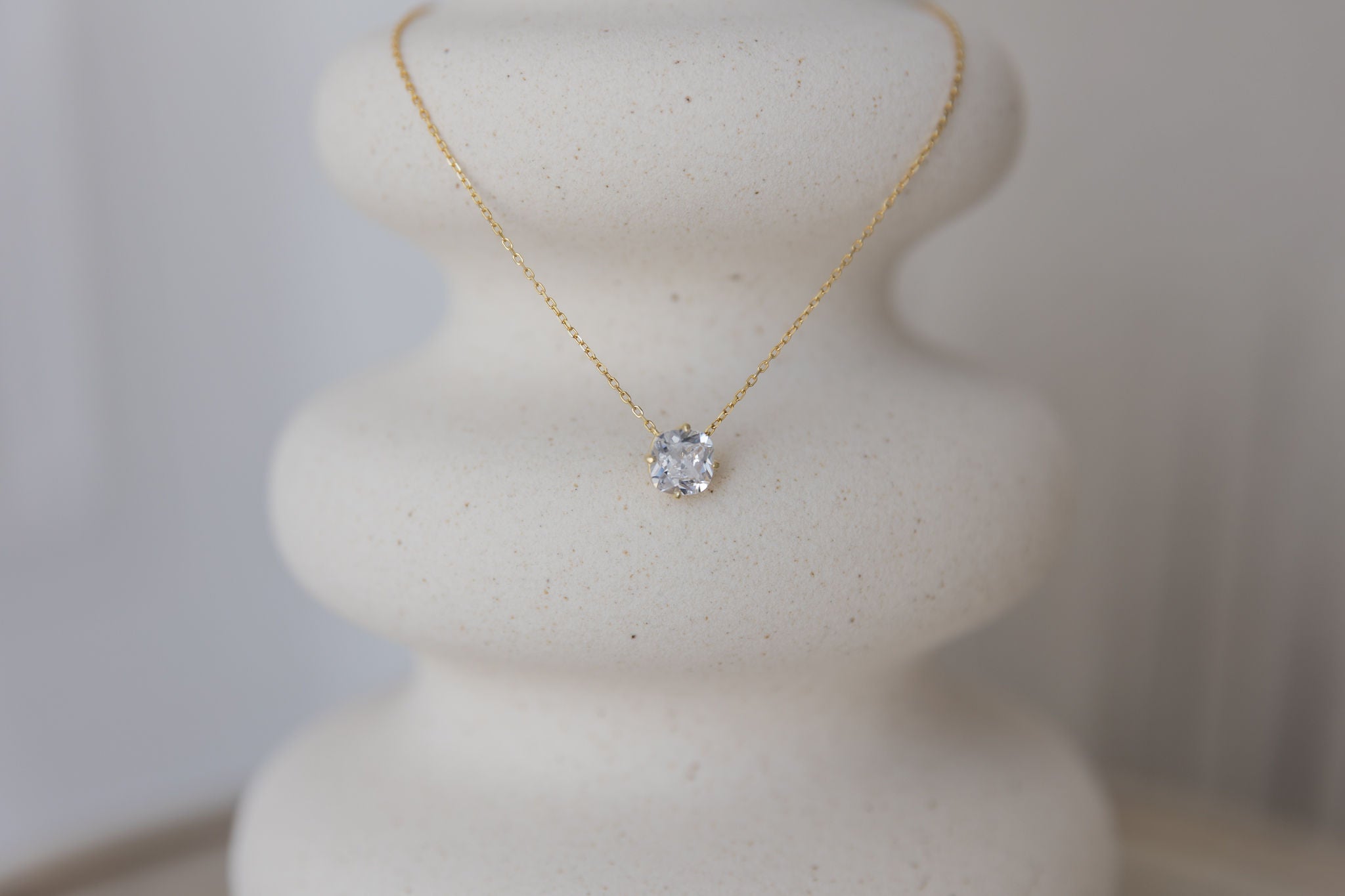 Soho Solitaire Pendant