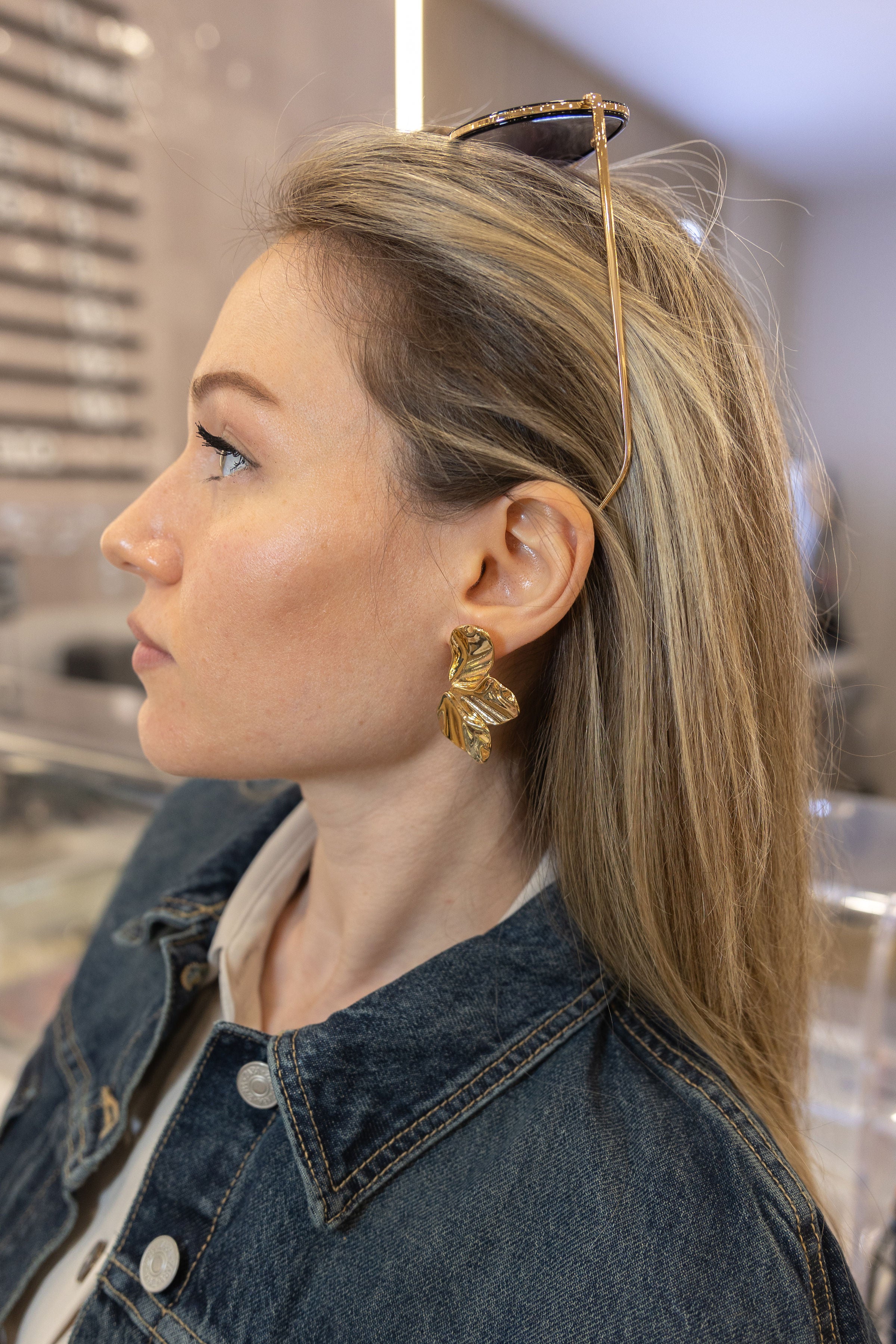 BITZ HALF FLOWER STATEMENT EARRING