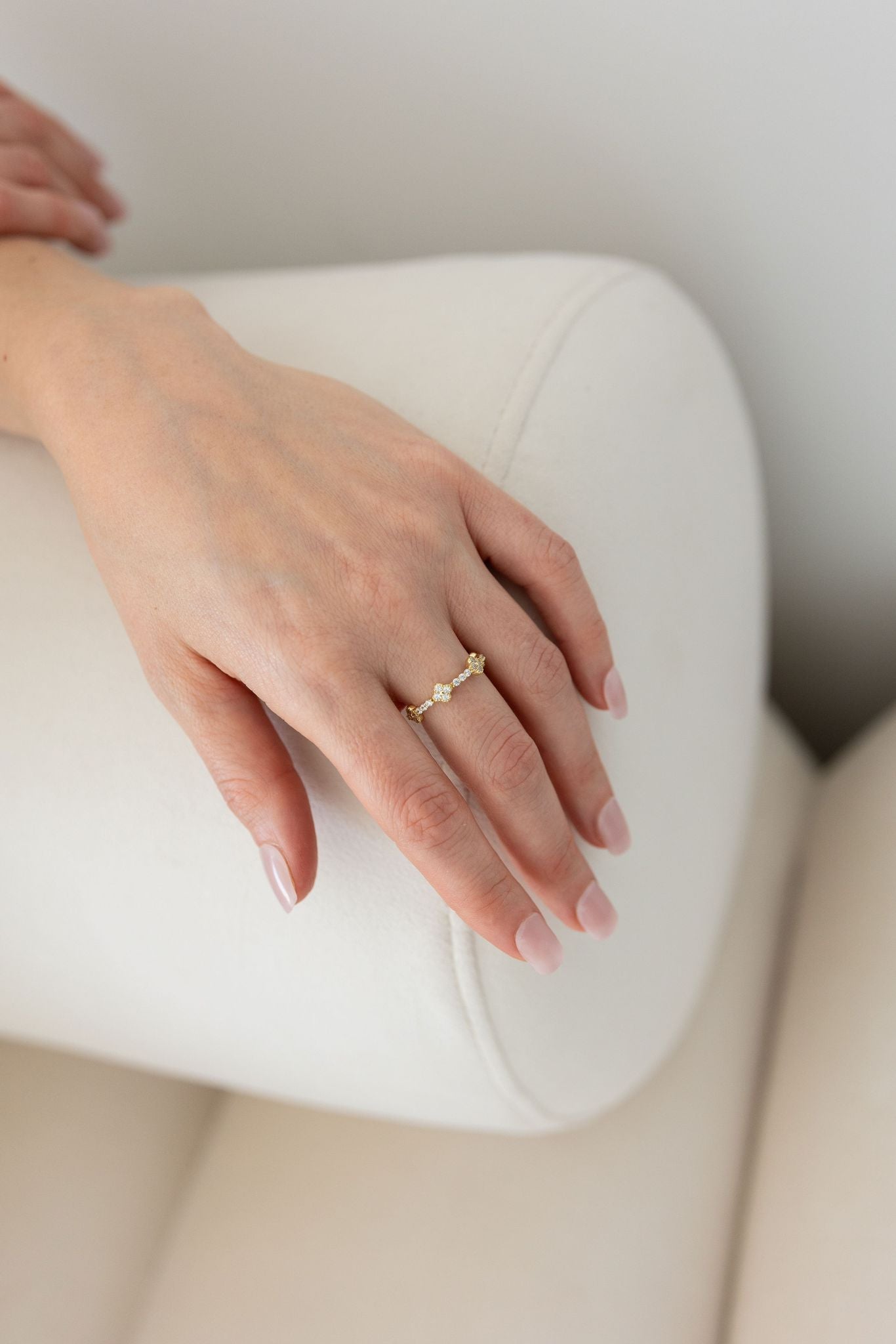 The Clover Band Ring