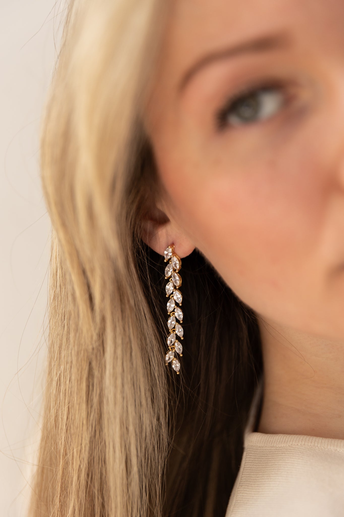 FALLING LEAVES GLAM DROP EARRING