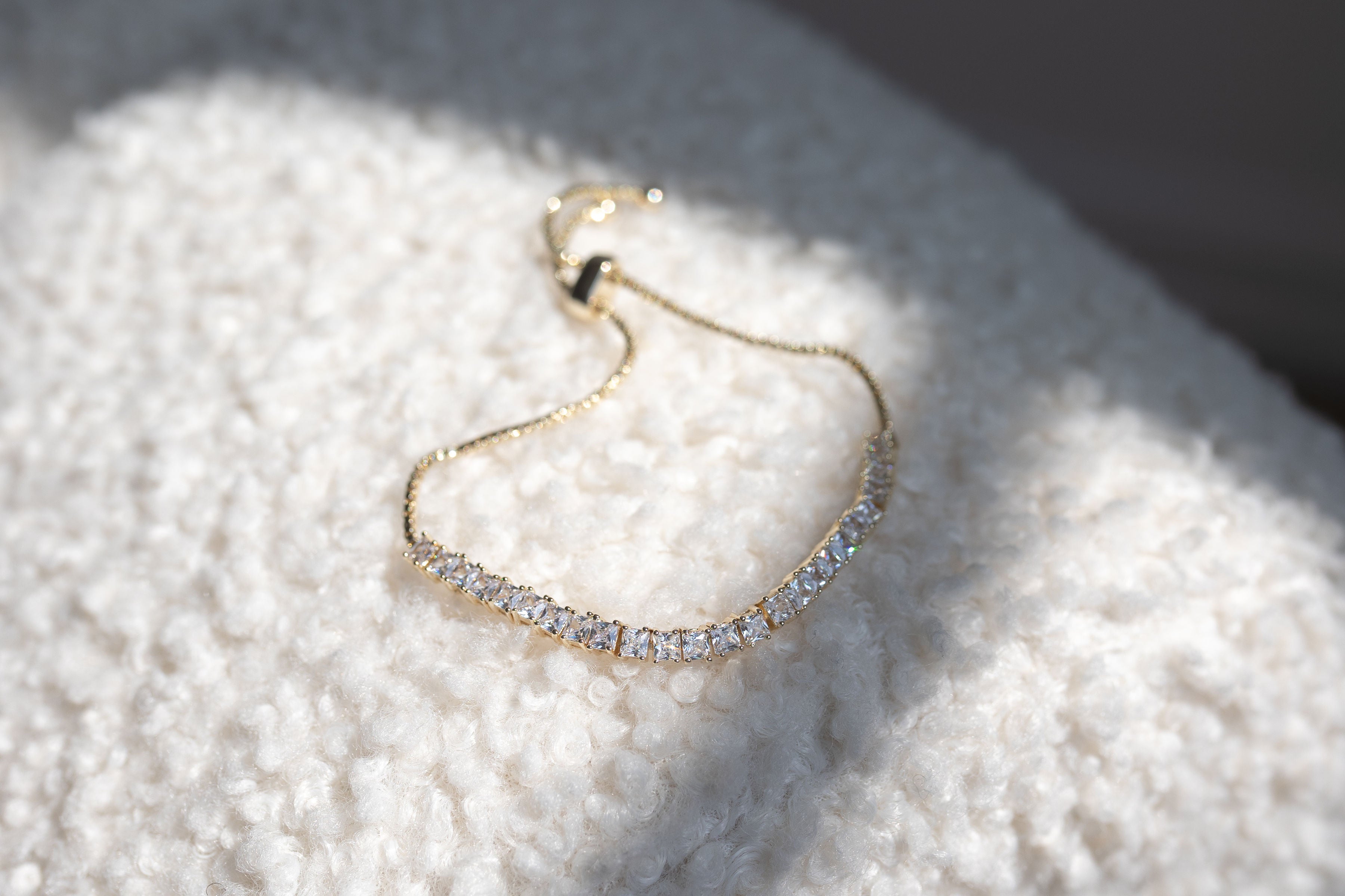 BITZ SQUARE 4 MM PULL STRING TENNIS BRACELET